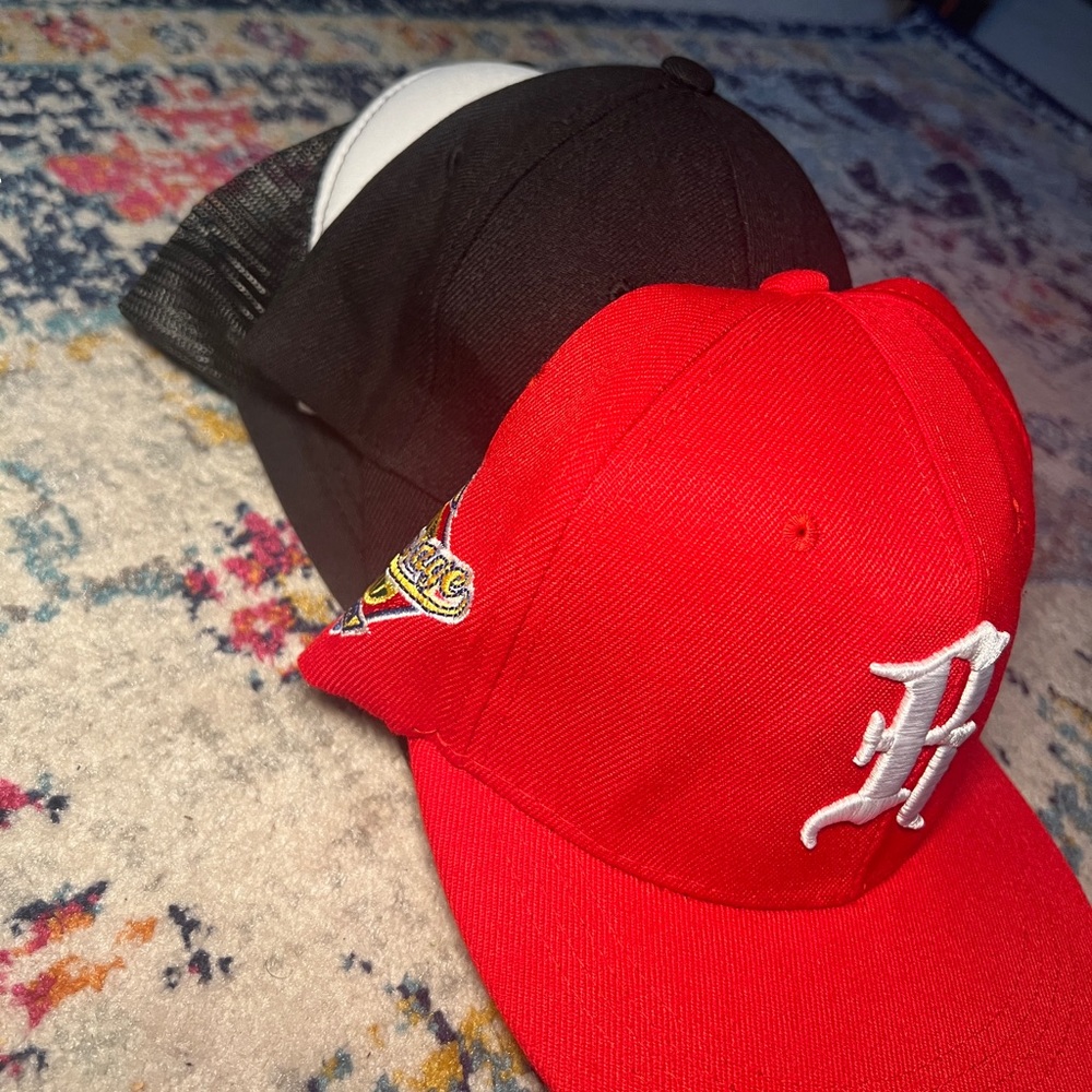 Lot of 3 hats